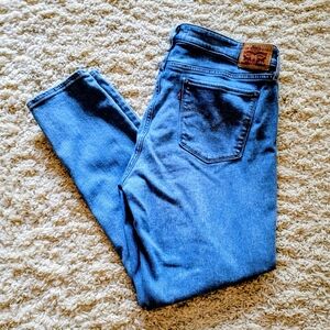 Levi's Strauss & Co - 711 Skinny Jeans